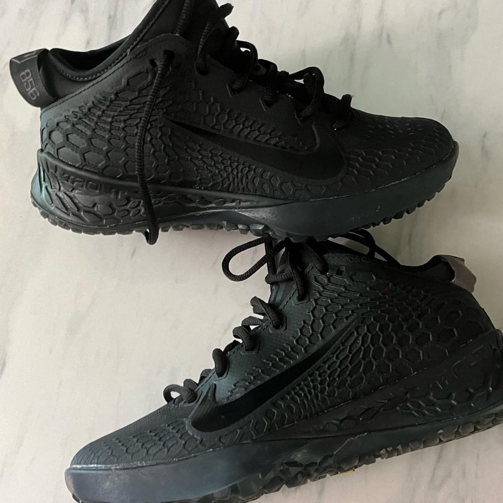 Nike Black Sneakers Durable Athletic Design